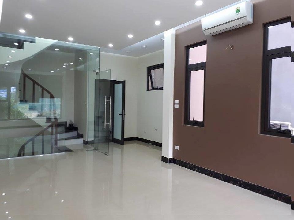 Siêu phẩm trung tâm Ngã Tư Sở, ô tô tránh 15m, ngõ thông, 5T 38m nhỉnh 8 tỷ.